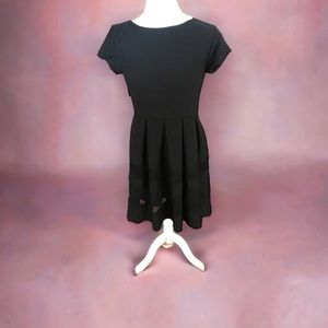 TAYLOR Banquet Ready Beauty or Any Occasion Special. Size 2. $25.